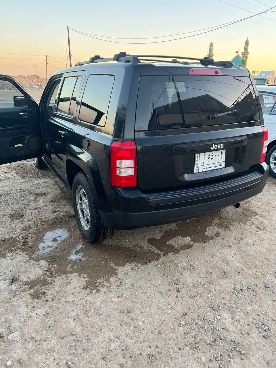 السلام عليكم جيب باتريوت 17 قادسية مداور ثاني يوم
كير محرك 2400 حدادية كفالة عامة تبريد تدفئة 

كهربائيات كاملة تخم تاير وباتري توني شادهن 

 تخم بخاخات  وبلكات وقاعدة كاملة مال فيت بم بالباكيت  السيارة على أيدي ما ناقصها شي 

ضربتها الجاملغ عكس السايق وشوية من البنيد 

السيارة حلوه وأحلى من الصور وبالعافية على الي ياخذها 

عارضها ب٨٠ وبيها مجال 

وهذا رقمي ***********
