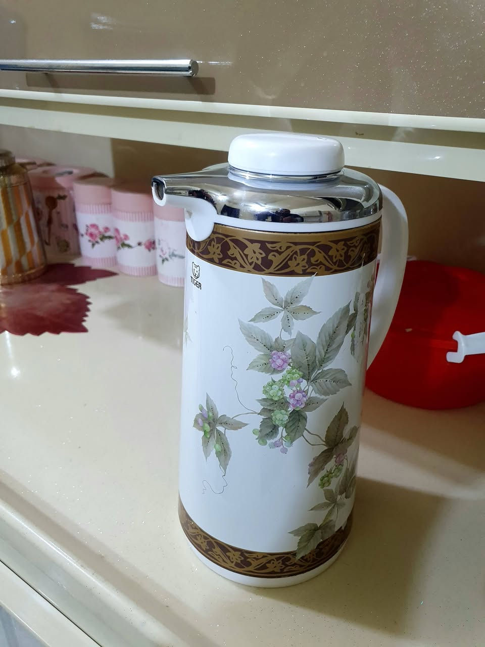 مال سفرات ربيعية 
حجمه 1.9 لتر!. ياباني .تايغر 
بالحفظ ما ينوصف


**إذا كنت صاحب هذا الإعلان وتريد حذفه لأي سبب، رجاءا أرسل رسالة إلى الدعم الفني**