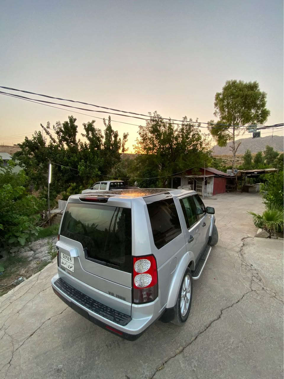 LAND ROVER LR4
HSE فول مواسه فات
V6
موديل 2011
بى سبوغ بى ده عم 
گير و مه كينه به شه رت نه كراوه ته وه مه كينه ى تازه ى به ستراوه بيلاد
صه قف ره س شوشه
سه ياره كه تازه ماوه ته وه 
ره قه م هه ولير مانگيكه سه ناوى به سه ر جوه 
ته قريبه ن مليونيك غرامه ى له سه ره پاشى معامه لا ده يگه رينمه وه 
سعرى 120 معامه لا
شوين زاخؤ 
كؤره ك واتس ئاپ ***********.   *********** شقلاوة, أربيل
