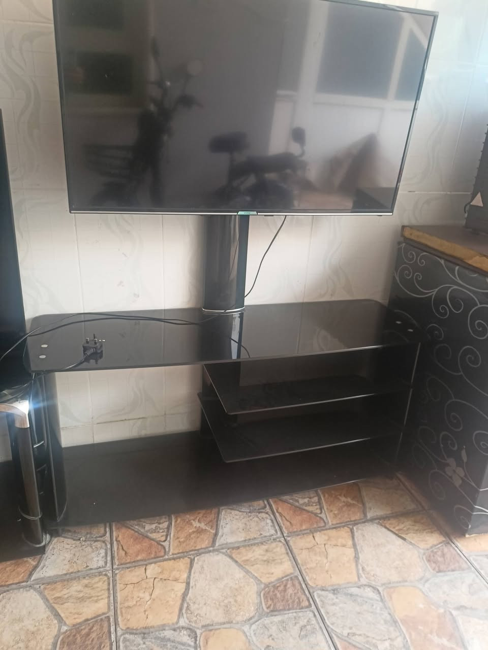 اغراض كامله للبيع 800.000 دينار كلشي شغال بشرط ونضافه 90 بالميه للتواصل ***********
