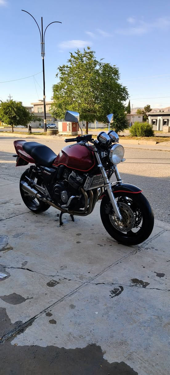 سڵاو cb 400 بۆفۆشتن هه مو گیانی بەشەرتی فیتەر گێرو مەکینەی بەشەرت سەوتو دوکەڵ بەشەرت  تایەو بەنسی لۆک ساڵان سای سپۆرت  ماشەڵا لە قوەتی بەدوای مەسروفا مەگەڕێ شوین هه ڵەبجەی تازە سعر 12 گەڵا مەجالی برایانە 
*********** دار بنديهكان, السليمانية
