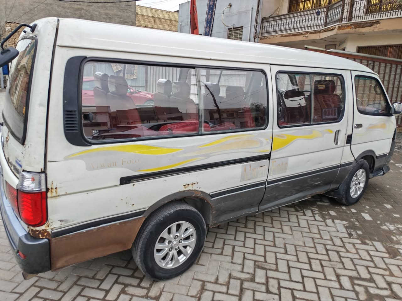 السلام عليكم سيارة الوان فوتو موديل 2013 للبيع 
السيارة كاملة تايرات جدد صدر أمامي خلفي كشنات مكينة كير مكفولات بيه بارد باب الجنطة فقط سيارة جاهزة راساً للشارع رايدهه ٧٥ وبيهه مجال عنواني بغداد _ الحبيبية 
للاستفسار : ***********  واتساب 
                 ***********
