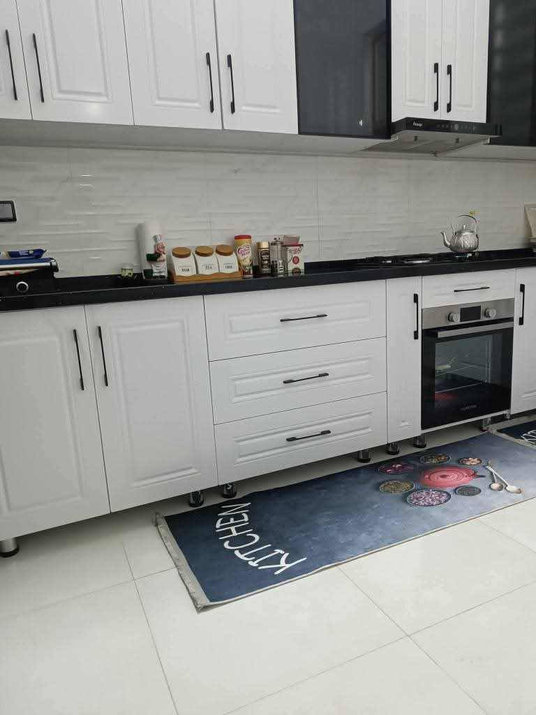 بيت طابو زراعي مساحة 250 سند 25 يتكون من ثلاث غرف نوم طابق ونص البناء طابوك السقف صب البناء درجة اولى طويريج حي الجمعيه شارع اسد الله الغالب قرب الشط خلف بيت استاذ منتظر القائممقام
ابو ايه ***********
