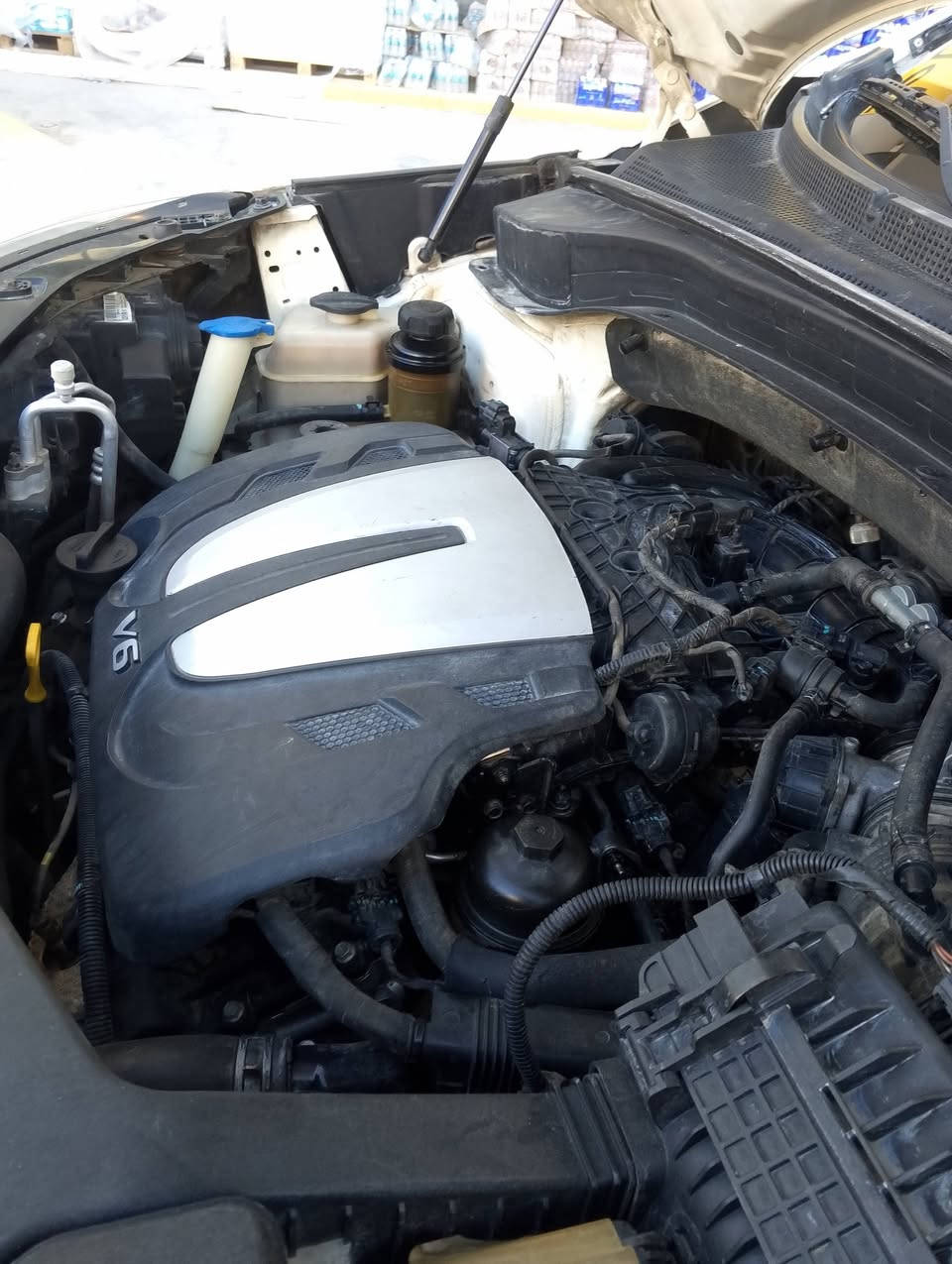 السلام عليكم سورنتو موديل 2014 شكل ال 15 سياره فول واحد على واحد خليجيه مقفوله كفاله عامه رقم بغداد مواصفات السياره سبعه راكب 6 سلندر بصمه بانوراما سياره جديده وخيره من الله مكان السياره البياع السعر 185رقم ***********
