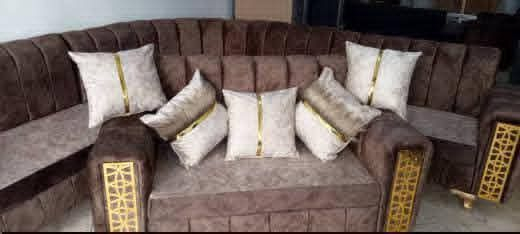 #كسرنا #السعر لمدة 48 ساعة  😍🤩
بس ب؟3 مليون و500 ألف. #توصيل #مجاني ضمن مناطق قريبة 🤩
 👍👍👍👍👍
🛑انتبه منيييييح😍👑
😎#طقم #كنبايات 
🔴#المواصفات:   
✅#خشب شوح  3 #سم
✅طراحة متحركة  #سماكه 12سفنج 😍#سوبر #اول ثقيل مكفول 
✅#قماش  مخمل مرمر جلد الحية تقيل #مكفول👍
✅#الطقم بصندوق
#أجرين_لوكنز 🙃 

🫡بالمختصر طقم روعة  مضمون
📛#أستلم نفس الطقم يلي #بالصوره
👈التواصل والاستفسار مسنجر 💥


**إذا كنت صاحب هذا الإعلان وتريد حذفه لأي سبب، رجاءا أرسل رسالة إلى الدعم الفني**