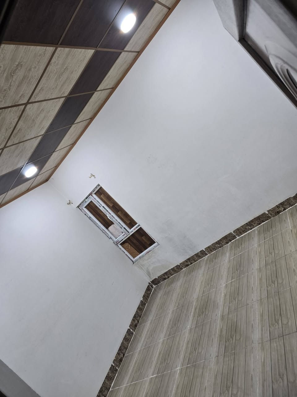 الايجار بيت طابق ارضي
حي الميثاق قريبا على السوق
المساحه 110 متر
غرفتين وهول  استقبال مطبخ ومشتملات خارجي وداخلي 
بناء حديث
***********
***********
