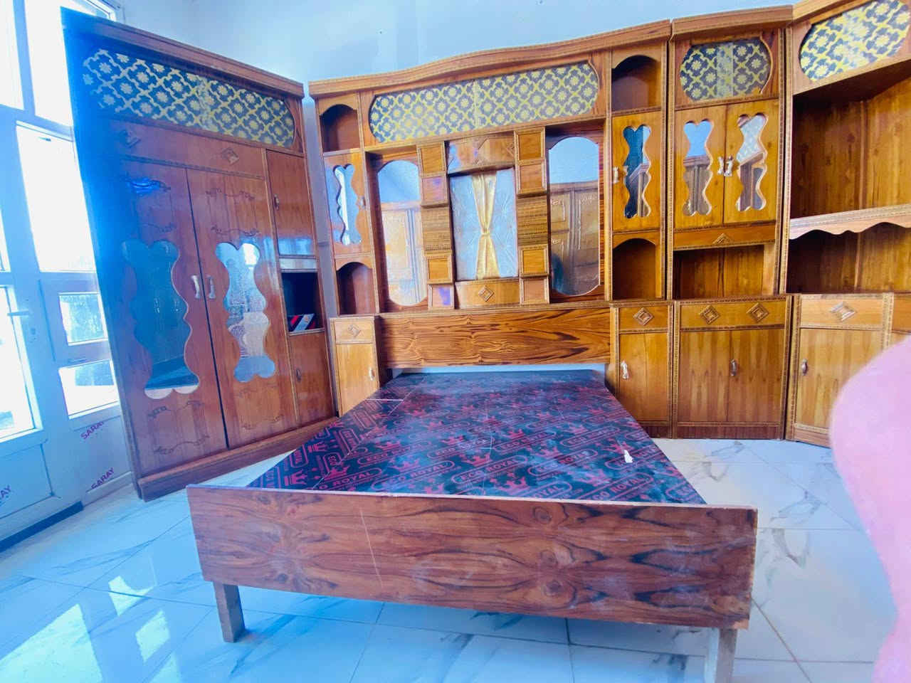 توجد غرفة نوم صاج عراقي درجه اولى نضافه فول العنوان الرمانه مقابيل المركز الصحي  للاستفسار خاص او ***********
