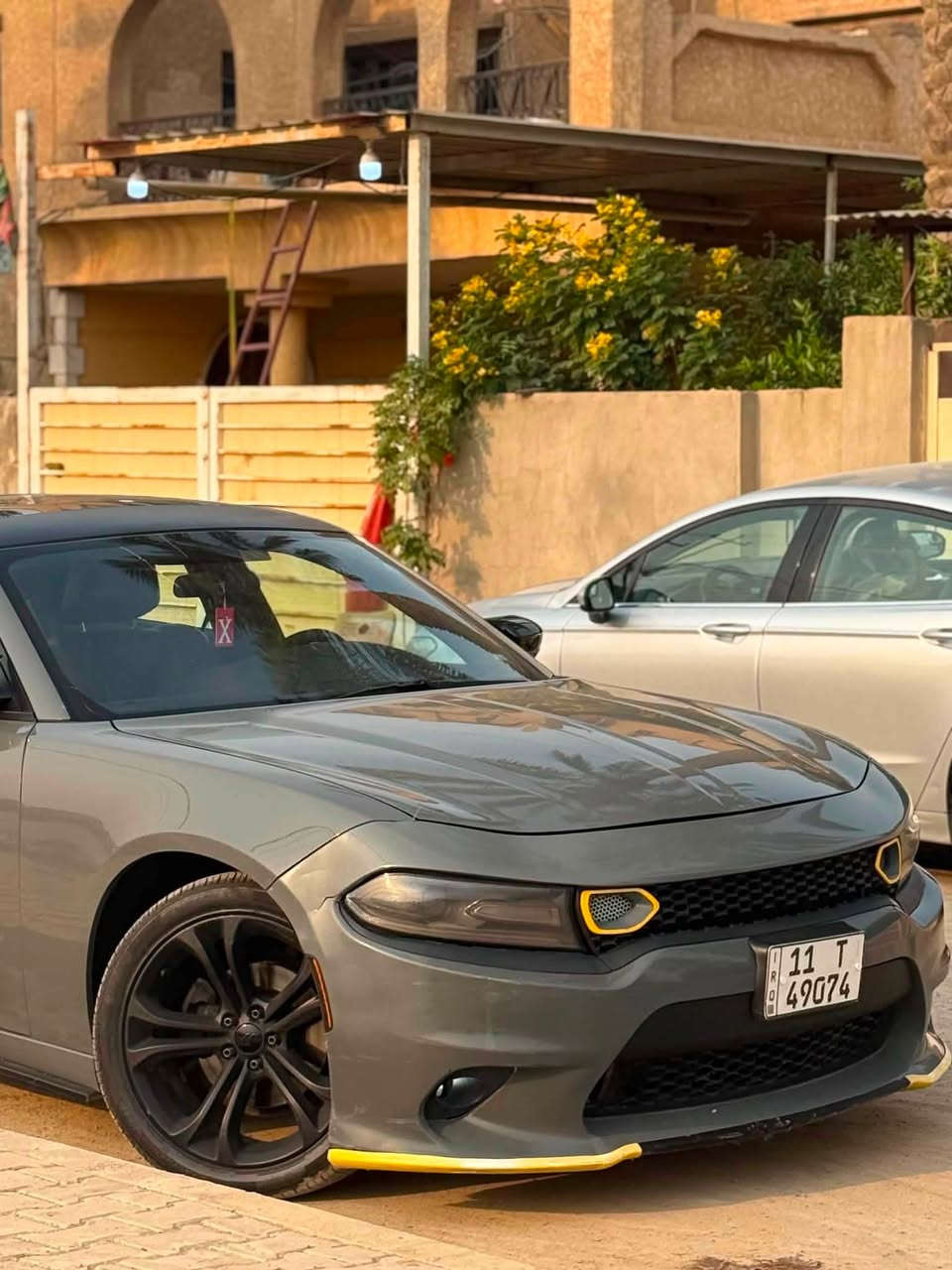 السلام عليكم ….
جارجر للبيع 2019 sxt pls
فتحة  
تدفئة وتبريد بالكشنات والستيرن 
اللون سمنتي 
محرك 3600 /6سلندر 
الضرر : جاملوغ امامي  للسائق و خشم البنيد للسكن بدون دواخل بدون لغد ايرباك ستيرن وبردة راجعات سستم 
السعر 230$ 
للاستفسار الاتصال على الرقم ***********
