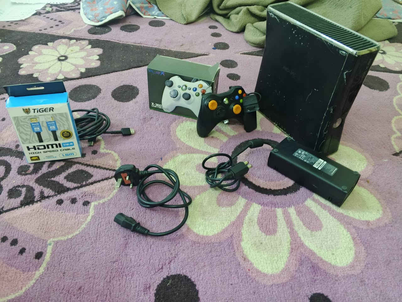 سلام عليكم من رخصة الادمن
Xbox-360

1-عدد الالعاب 10

2-النضافه 95 

3-جوستكات عدد 2 واحد واير ليس+البطاريه--وواحد واير

4-واير HDMI عدد 1 واحد احتياطي 

5-العاب فورزا+ريديد+gta5+كول اوف ديوتي زومبي الاول و الثاني +ماين كرافت+كول اوف ديوتي مودرن +سيارات بلور +اساسين كريد

السعر -155 و بي مجال 

المكان واسط 

رقم ***********
