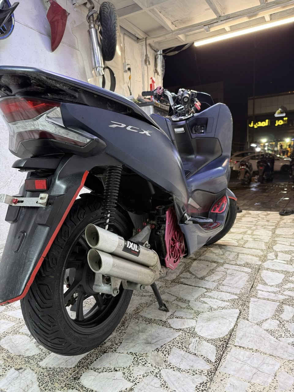 سلام عليكم دراجة pcx جيل الثالث مزودة ماليزي ماصالهة ٣اشهر من نزلت من رمبة نضافة فول العنوان بغداد مدينة الصدر سعر ١٦ونص (***********)
