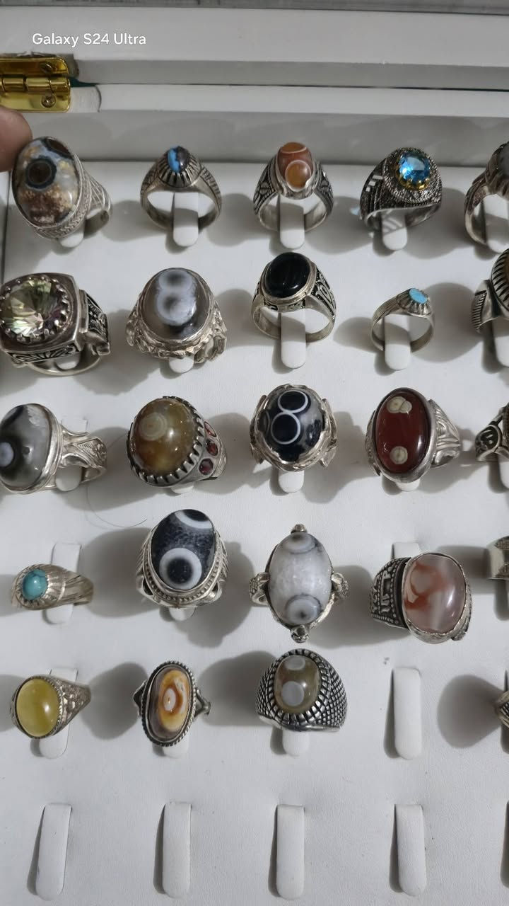 49 خاتم شلعه وحده
عنوان ديوانيه يوجد توصيل

السعر ع الخاص

***********
