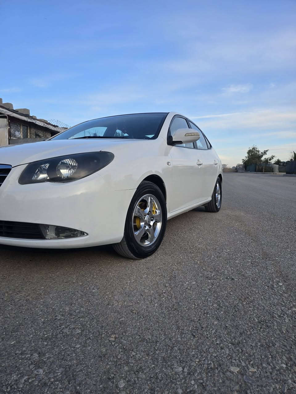 ئاڤانتی مۆدیل 2006 
153هەزار ڕۆشتوە  نرخی 57گەڵاو مەجال 
بۆهەر خەلەلێک 200$  بۆ ئەگێڕمەوە 
فول مواسەفات هەموگیانی بەشەرت 
دەعامی بۆ دەعامی 
کەڤەر گۆڕاو نیە دەعمی نیە تەقەوڕەقەو قەپوقوپ هیچ تیانیە تەنها لای تەنکی بەنزینەکەی یەک تۆز زەردبوە بەپولیش چاک ئەبێت  سڵایت و ئاوێنەئیشارەت و شەفت کامێرەو شاشەو حاسە ڕۆن و هیدرۆلیکو فیلتەری گۆڕاوە 
شوێن بڕاوەیم چاک کردوە عەزلو بۆیاخم کردوە داغڵ کوردستان بوە لای خۆمە ئەوەی مەسرەفبێت تیای نیە ویلکەپی نیکلی لەژێرە  هاتی وەک ئەوەنەبو کەوتومە مەسرەفی ڕێگەت هەرچەنبو بە2قات بۆت ئەگێڕمەوە 
*********** واستەپ
