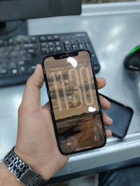 ايفون 12 عادي ذ 128 بطارية 74 امريكي مكفول نظافة 99٪ 07827319072