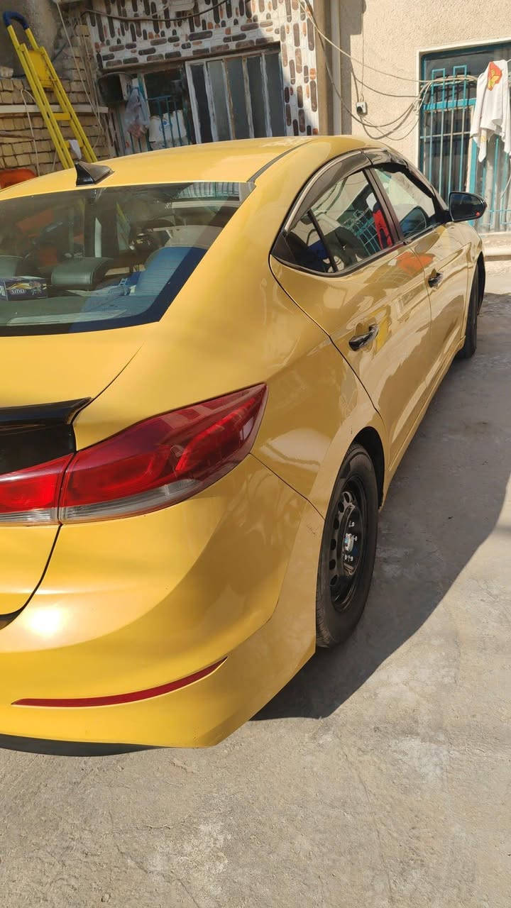 النترا موديل 17وارد امريكي حادثها الباب عكس السايق مبدل والدوسة مال باب مصلحة والمكينة لا تبخير ولا تنقيص مكينة الفين وكير مبدل جديد مال حاوية سيارة نظيفة ما متعوبه ماشية 115الف بيها منظومة مال غاز الايطالية منظومة بعدها جديدة وبكارت الضمان وصار جديد دبلات امامية جديدة شركة موبز كشنات جلد شاشة وكامرة  سعرها 125ورقة وبيها مجال مكاني بغداد الشعب للاستفسار***********
