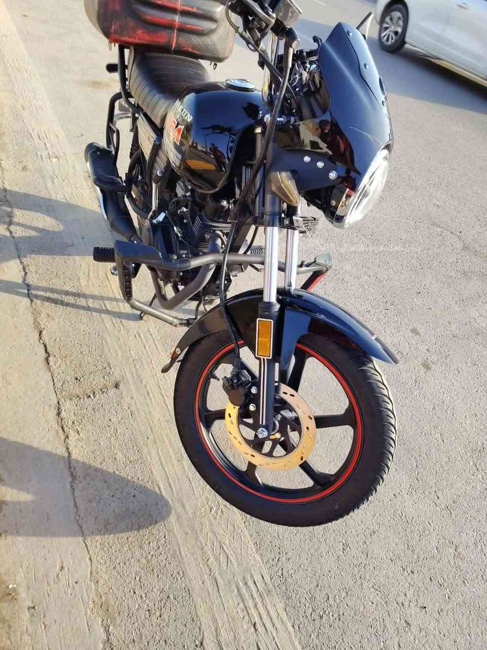 سلام عليكم دراجة دايوان للبيع مكان بغداد البنوك دراجة زيرو مصارلها هواي مديل 2025 رقم سنوية رقم اربيل مجمع نور  الشراي يتصل ***********. سعر 2م و500
