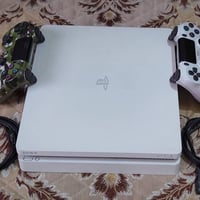 بلاي 4 • ٥٠٠ جيجا • جويستك أصلي