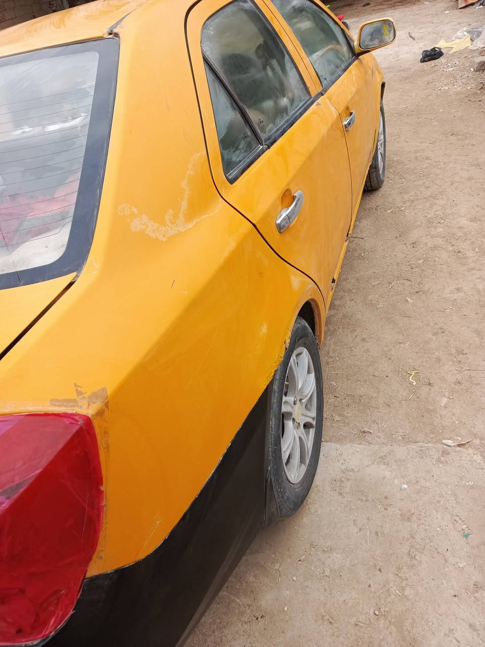 سلام عليكم سيارة جلي موديل 12 محوره كورله 1600 رقم صدامي بدون راعي السعر مليون ونص وبيهه مجال  المكان سوق الشيوخ رقم الهاتف  ***********
