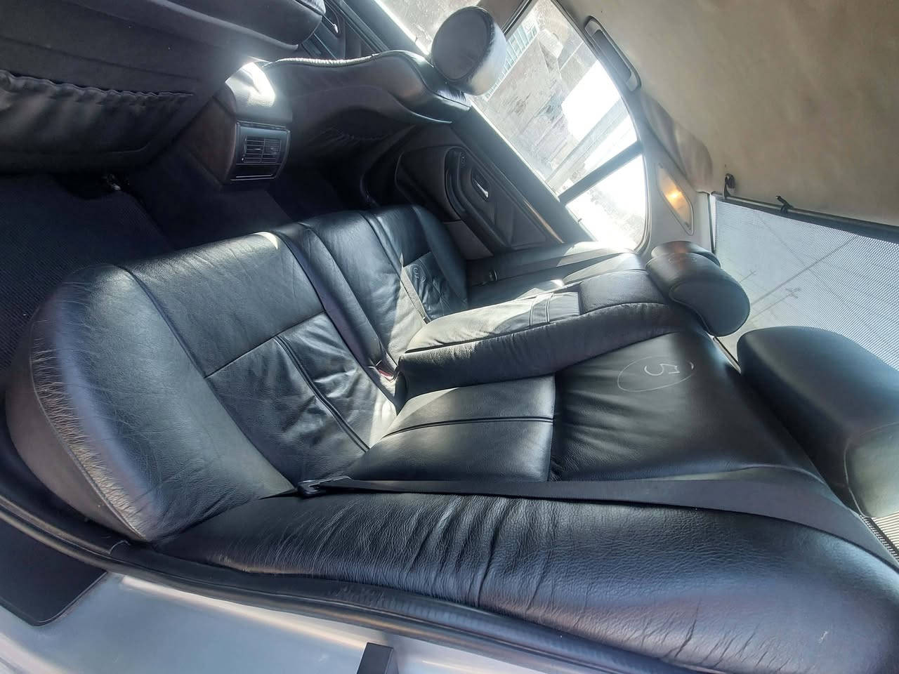 سلام عليكم 

سعرها  85وبيها مجال 

اخوان BMWصقر مو ديل 96جاهزه وعلى ايدي مكفوله من ضربه فقط رش جماليه شواصي لغود تكم قمره كفاله فقط رش جماليه رقم بغداد دولي بسمي محرك تك فانوص حجم 528فول غرفه جديده جلد بلاد مو دوشمه مواصفات تحكمات خير من الله سياره بس عندي بناء الله شاهد فوك الشده اخذتها والشراي يخابرني ويدلل مكانها واسط النعمانيه 
*********** هذا رقمي خابر وتدلل
