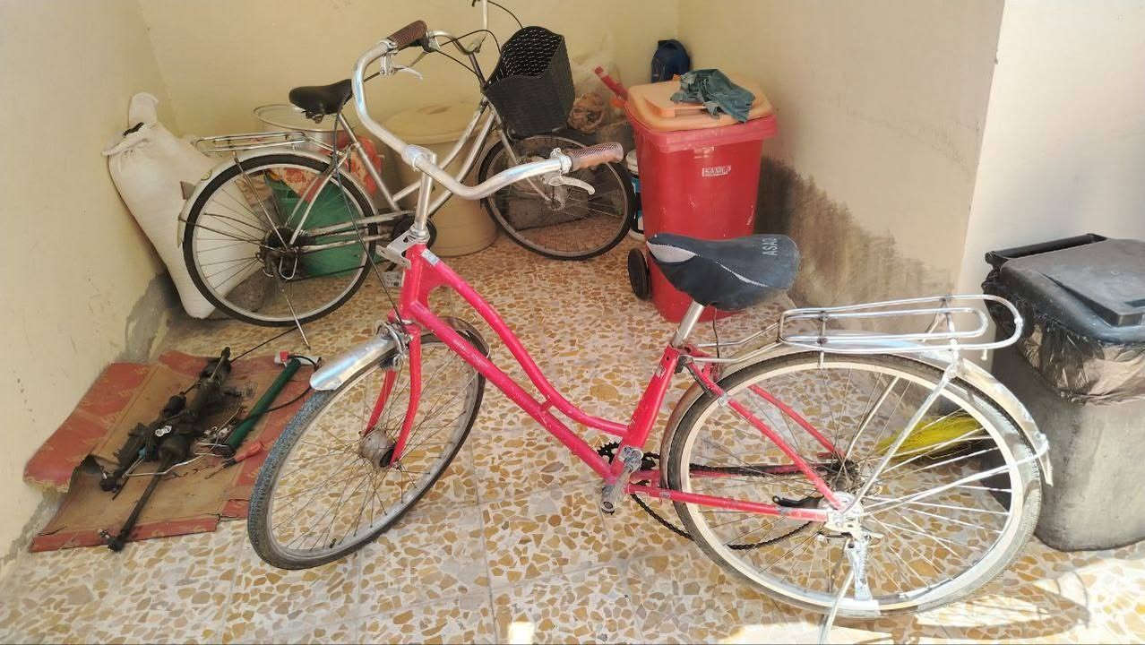 بايسكلين 
واحد ١٥ 
والاخر ٢٦ 

البايسكل الاحمر  بريك ورا  عاطل 
سعر الواحد ٣٠ 
ثنينهم ب ٥٠ الف 
التواصل خاص
مكاني حي البلديات


**إذا كنت صاحب هذا الإعلان وتريد حذفه لأي سبب، رجاءا أرسل رسالة إلى الدعم الفني**