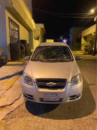 اڤيو ٢٠٠٩ • جير عادي • أصفر