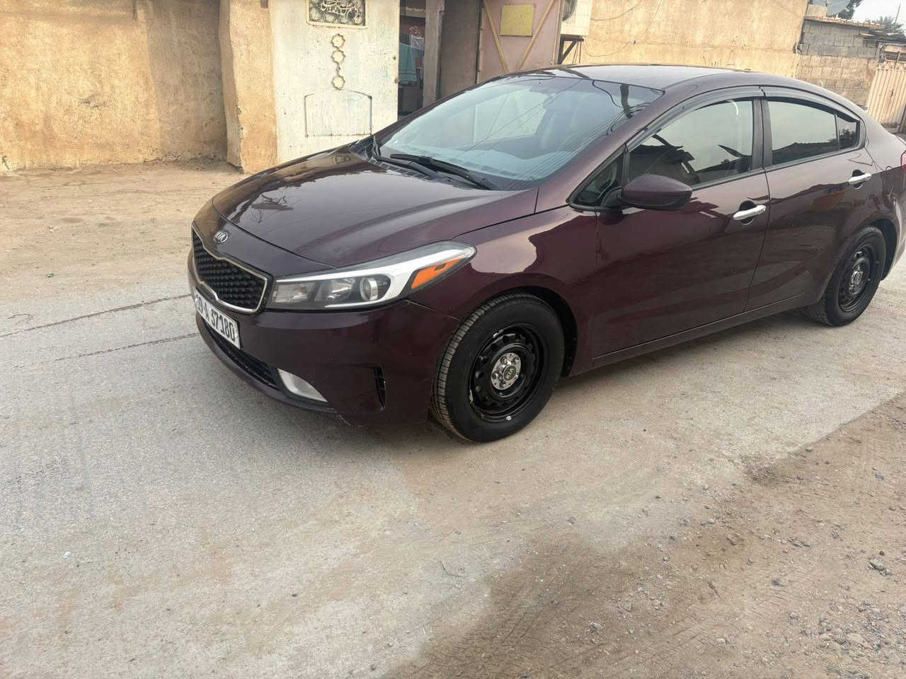 سلام عليكم فورتي 2017 أمريكي مكفول من صبغ وال تبديل فقط بيه بارد جاملغ لامامي لايمن وربع البنيد بسمي نضيفه جدا سنويه وهزه جديده كير محرك تبريد مكفول  مابيه اي نقص السعر ١٢٦ وبيه مجال
بابل / الاسكندريه 
***********
