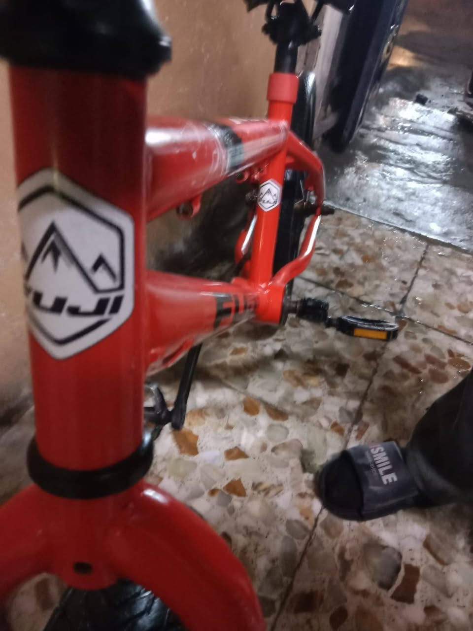 السلام عليكم بايسكل للبيع شراي يصل *********** عنوان بغداد حي أور
