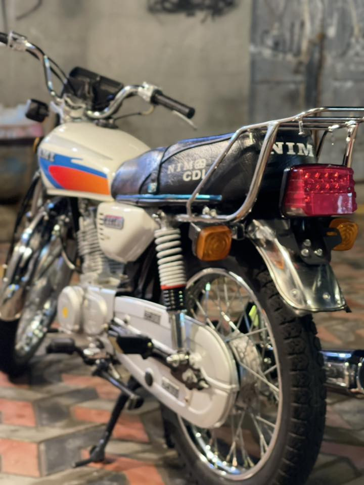 السلام عليكم
دراجه للبيع متياز اوراق سكنر موديل 2025 دراجه ابلاد برغي ما مفتوح بيه دراجه تخبل كل نقص ما بيه السعر 800 بيه مجال قليل 
العماره ابو رمانه للتفاصيل ‭0774 959 1169‬صلاح خضر وهاذا راعيه
