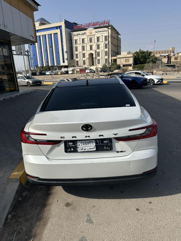 سلام عليكم كامري مديل 25 فول موصفات وارد ياباني اصل ستيرن محول من يمنى الى يسره مراوس او بيع بسعر مناسب سياره هايبرد وباسمي  وسعرها حاله حال تكسي دبي وارخص *********** ماشيه سياره 20 الف
