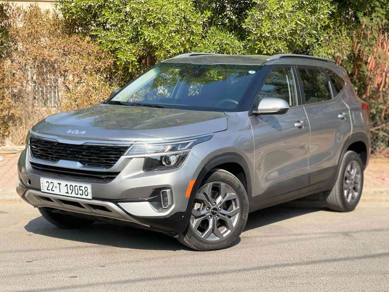 #السلام_عليكم
#للبيع 🚘

- كيا سيلتوز KIA SELTOS 2024 (AWD)
- رقم اربيل  دخول و هزه وفحص جديد
- مكينه 2000 DOSH 
- ماشيه 7000 mil 
- السعر 163 وبي مجال بسيط  
المواصفات :-  
* شاشه الكترونيه متصله 
* بصمه 
* دفع رباعي 
* مانع انحدار 
* قطعتين تبريد 
* لايت زينون + لد نهاري 
* هيتر كشنات 
* رادار امامي
* رادار جانبي 
* رادار خلفي  
* اشاره مريي
* تحديد مسار + قياده ذاتيه 
* شاشه + كامرا دواره
* شاشه اعطال 
* ٣ انظمة قياده

- حادث السياره بنيد صبغ بدون دواخل   
- مكان السياره  بغداد 
- للاستفسار  
- ***********
