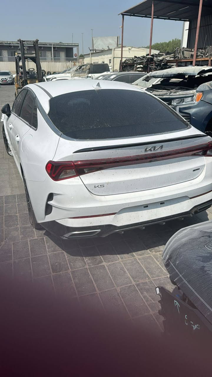 السلام عليكم (اخواني الاعزاء)
كي 5 للبيع 
مواصفات جي تي لاين معروفة 
رادارات امامي خلفي جوانب مرايات 
تدفئة كشنات 
محرك تيربو 1600
دخول جديد باسمي اربيل رقم جديد وكامل 
اخوان السعر 195( بسعر التكلفة ) مع المجال الشراي يبحبش عيوني 
الضرر بسيط موضح بدون دواخل شرط 
***********واتساب 
جزيل الشكر
