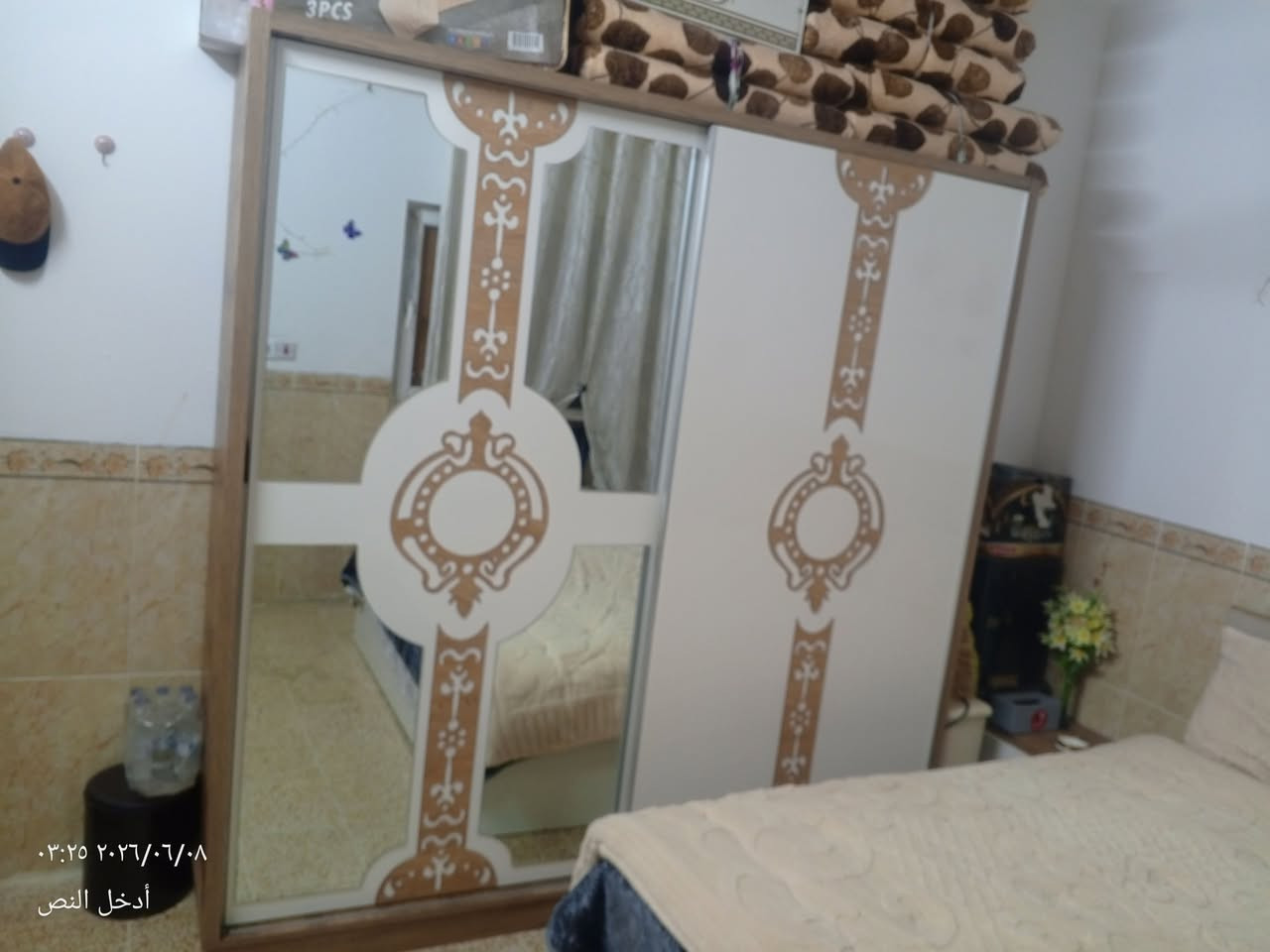 سلام عليكم قرفت اخشاب للبيع نضافه ميه بل ميه السعر 400  بيه مجال لطيبين ***********
