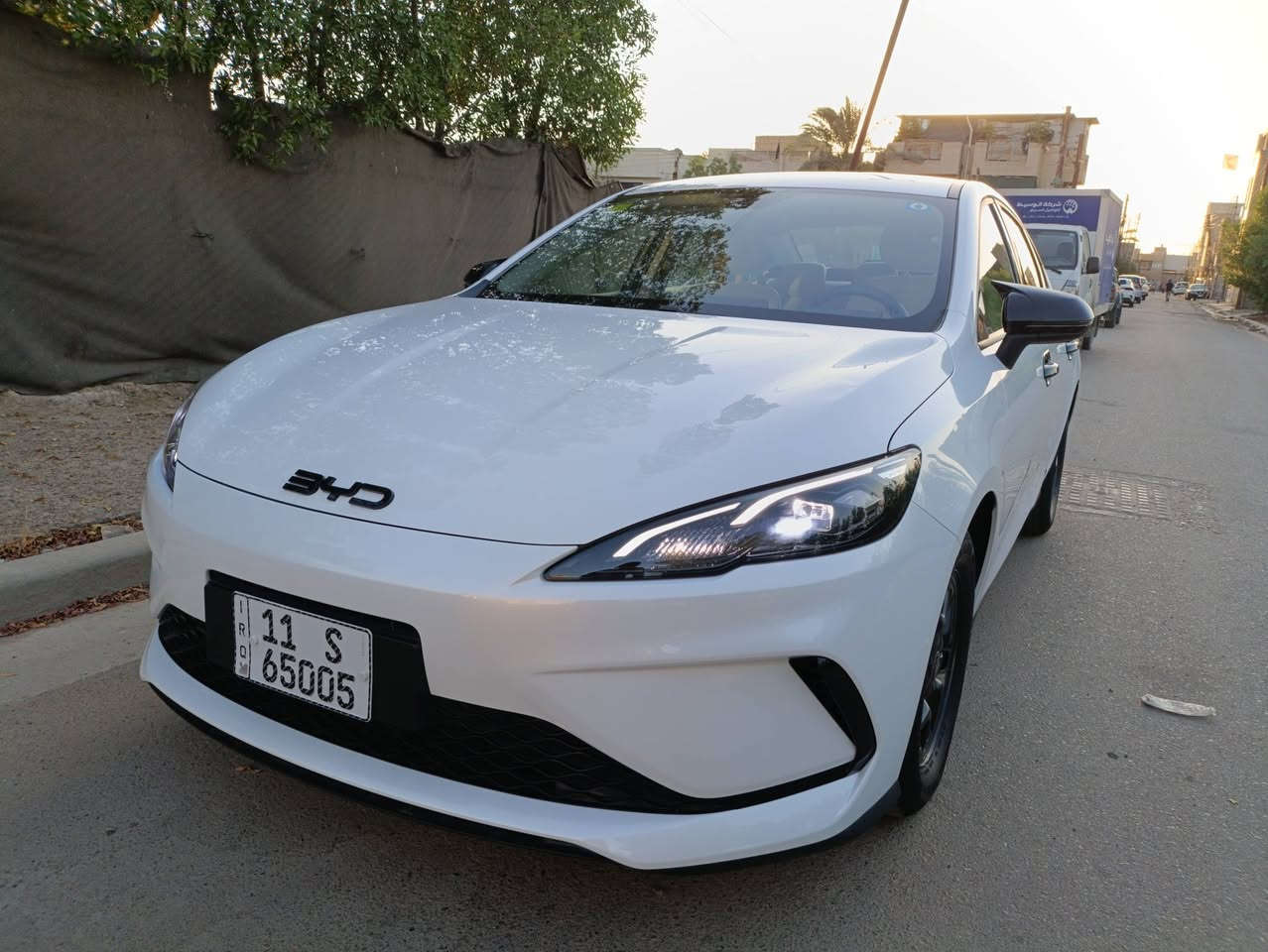 السلام عليكم سيل 5
موديل 2025 بغداد 
ماشية 5 الاف HEV و11 الف EV
بيها بارد صغير كد شبر باب سايق و4 اصابع باب خلفي باقي كله مكفول 
السعر 18600 وبيها مجال بسيط عنوان بغداد الكرخ 
***********
