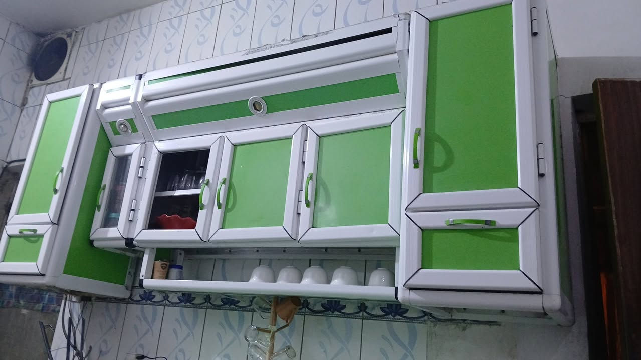 كاونتر ٨ متر اخو الجديد للبيع
تقرييا على شكل رقم ستة
نظيف... جدا جدا...
السعر ٢٥٠
الشراي من صدك من صدك
نتساهل وياه 
للتواصل ***********
