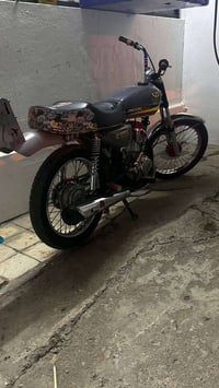 دراجة نارية • معلومات ناقصة