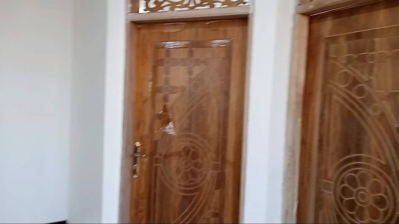 السلام عليكم بيت للأجار غرفتين وصاله جبيره ومطبخ وصحيات البيت جديد العنوان الصالحيه منطقه الفيروزيه   منطقه حلوه هدوء قريب ع شارع الصالحية العام    السعر 350  وبي مجال    ***********    مكلف بالنشر اتصل على الرقم الموجود بالمنشور
