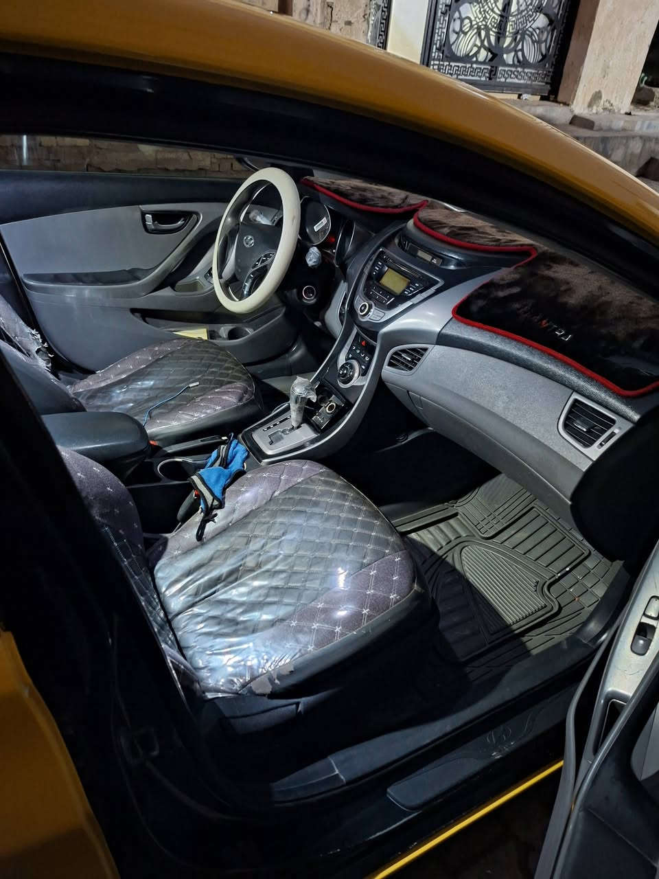 السلام عليكم النتره ١٣ جاهزه من كلشي ليبل واحد فقط جاملغ امامي جهت سايق بدون دواخل مكاني كوت     شراي يخابر ***********  
سعر ١٠٥ وبيه مجال مكينه ١٨٠٠  امريكي
