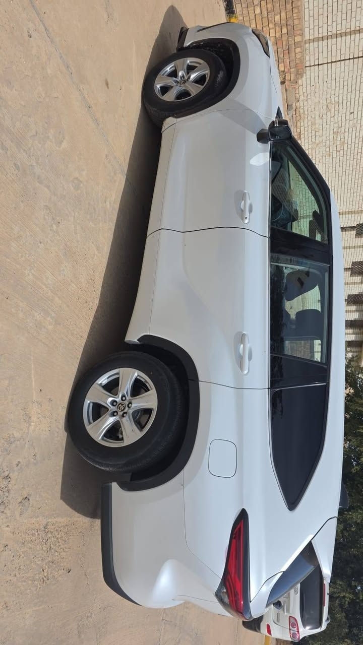 🚗 للبيع أو المراوس: تويوتا هايلندر 2022 (V6) – سيارة عائلية ملكية
المواصفات الفنية:

المحرك: 6 سلندر (V6) سعة 3.5 لتر، عزم قوي واقتصادية.

المقاعد: 7 راكب (3 قطع كشنات) مريحة جداً للسفر.

اللون: أبيض صدفي (Pearl White) بحالة الوكالة.

المميزات: بصمة، شاشة كبيرة (CarPlay/Android Auto)، كاميرا دوارة، رادارات (تحديد مسار ومنع تصادم)، مثبت سرعة ذكي، كراسي كهرباء، وتكييف مركزي 3 قطع.

أنظمة القيادة: (Sport, Eco, Normal) مع نظام الطرق الوعرة والثلوج.

المسافة المقطوعة: 40 ألف ميل.

الضرر: (3 قطع) تشمل الجاملغ، باب السكن، والباب الخلفي لجهة السكن وبشرط الفحص السونار.

الرقم: دهوك (لوحات أصولية جاهزة للتحويل).

📍 المكان: صلاح الدين - تكريت.
📞 للتواصل: الخاص.
___________________________

السيارة عالية وحلوة وجميلة وكذالك تعتبر شبابية.


**إذا كنت صاحب هذا الإعلان وتريد حذفه لأي سبب، رجاءا أرسل رسالة إلى الدعم الفني**