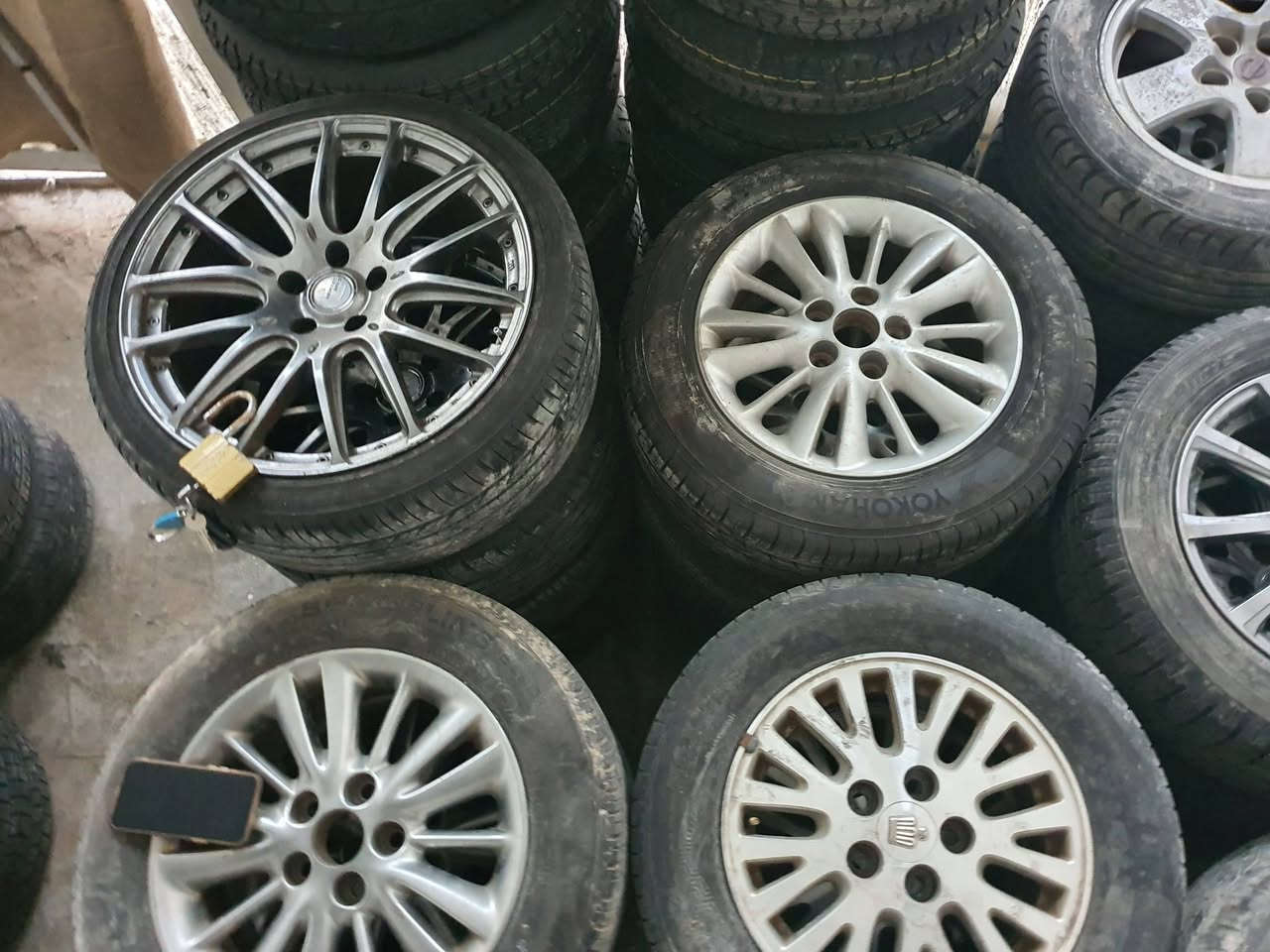 وياله حاويه للبيع مكاني كوفه شارع المطار القديم ***********
