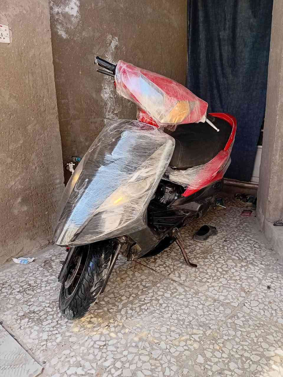 دراجه ماكس ثعلب 
مال جناي : كهربائيات سلف هندر كله شخال دراجه تشتغل 
كفراتها لصليه مجفته جديد دراجه  مكان الشعب السعر ٣٥٠ وبيها مجال حك الجيه مكان الشعب ***********
