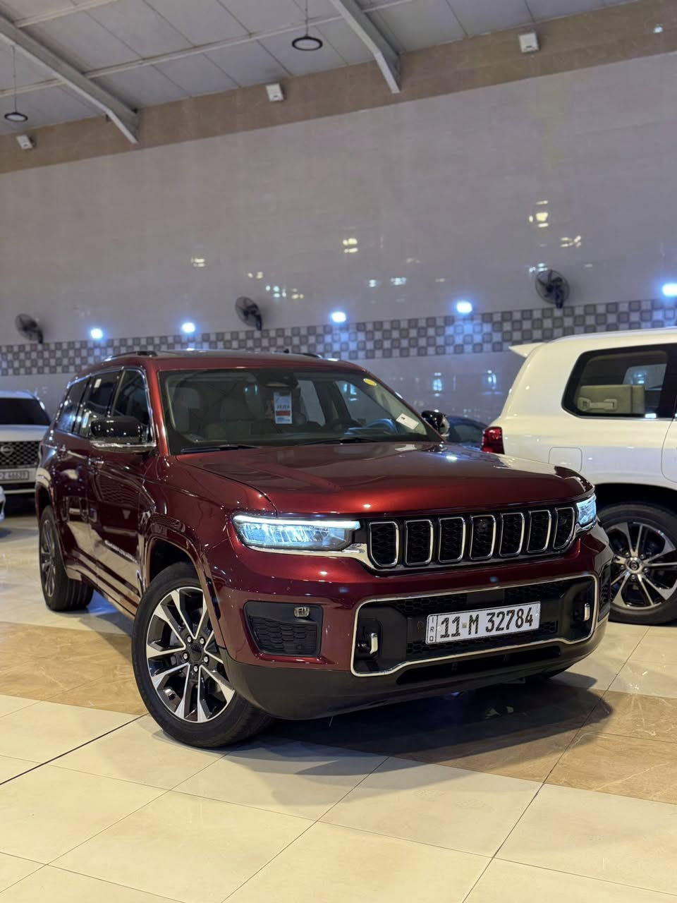 جيب اوفر لاند 2022 أمريكي حادث جاملق وبنيد 
عداد المسافة 46 الف
* قيادة ذاتية عند المنعطفات. 
* رادار امامي مع مانع تصادم . 
* نظام الرؤية الليلية. 
* تحذير الخروج عن المسار . 
* مستشعر نوم السائق مع نظام التوقف الآلي 
* تحذير النقطة عمياء 
* نظام تقليل الضجيج داخل المقصورة. 
* إنارة محيطية. 
* شاحن موبايل وايرلس. 
* تعديل وضعيات مقود السائق كهربائيا. 
* مرايا تعتيم ذاتي. 
* المرايا الجانبية قابلة للطي كهربائيا. 
* نظام الصوت من ماكنتوش مع 19 سماعة. 
* ويل قياس 20 انج .
* سقف بانوراما .  
* شاشه كبيرة 10.1 انج . 
* نظام الخرائط (GPS) .
* عرض خرائط الطريق على لوحة القيادة.
* كاميرا محيطية 360 درجة . 
* كاميرا للمرأة الداخلية. 
* المصابيح الأمامية زنون .
* بصمة على 5 ابواب للدخول الذكي. 
* اضافات من الخشب الطبيعي للمقصورة الداخلية. 
* ذاكرة لحفظ وضعيات الجلوس للسائق. 
* ذاكرة لحفظ وضعيات الجلوس للراكب.
* مساج للمقاعد الامامية السائق والراكب. 
* المقاعد الأمامية كهربائية .
* المقاعد الأمامية تبريد وتدفئة .
* المقاعد الخلفية تدفئة .
* ستائر للشبابيك الخلفية. 
* انارة داخلية LED متعددة الالوان . 
* حساسات خلفية . 
* 7 راكب .
* مكيف خلفي مع وحدة تحكم منفصلة . 
* تدفئة ستيرن . 
* مانع تصادم خلفي 
* محدد سرعة . 
* نظام التشغيل والاطفاء الاوتوماتيكي .
* نظام بريك أوتوماتيك 
* ⁠• كشنات منفصله Vib 
* ⁠كامره حراريه 
* ⁠كامرات داخل الغرفه 
* ⁠صندوق كهرباء ⚡️ 
* ⁠سماعات mclntosh  🔊 

* ⁠
* ⁠السعر ٣٣٠ $ 

للاستفسار 

***********

***********
