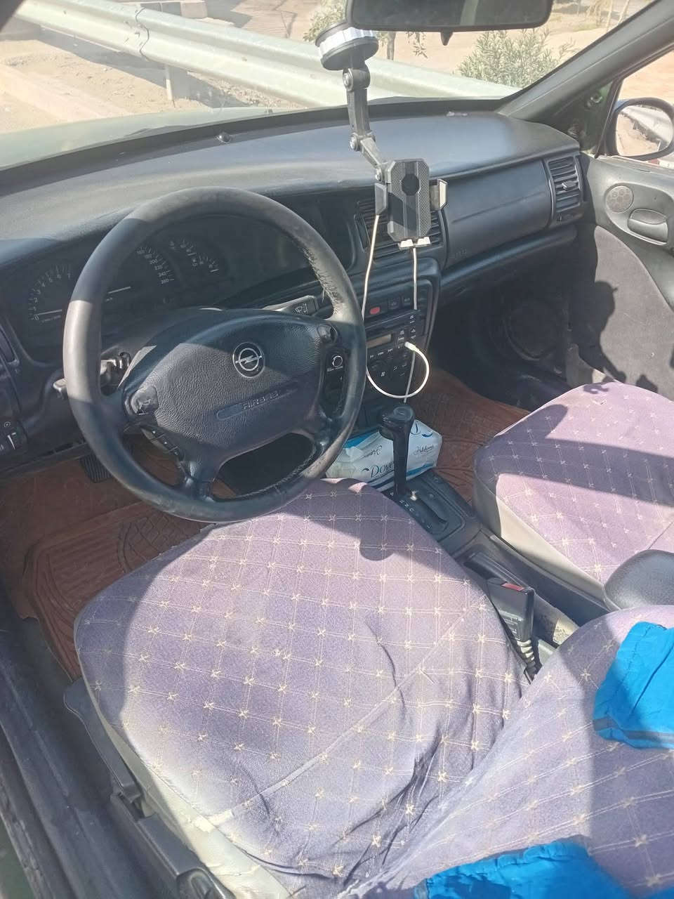 سلام عليكم السلام عليكم اوبل موديل سبعه وتسعين كير محرك  مكفول رقم  بغداد  بسمي العوان بغداد ***********سعر ٤٤
