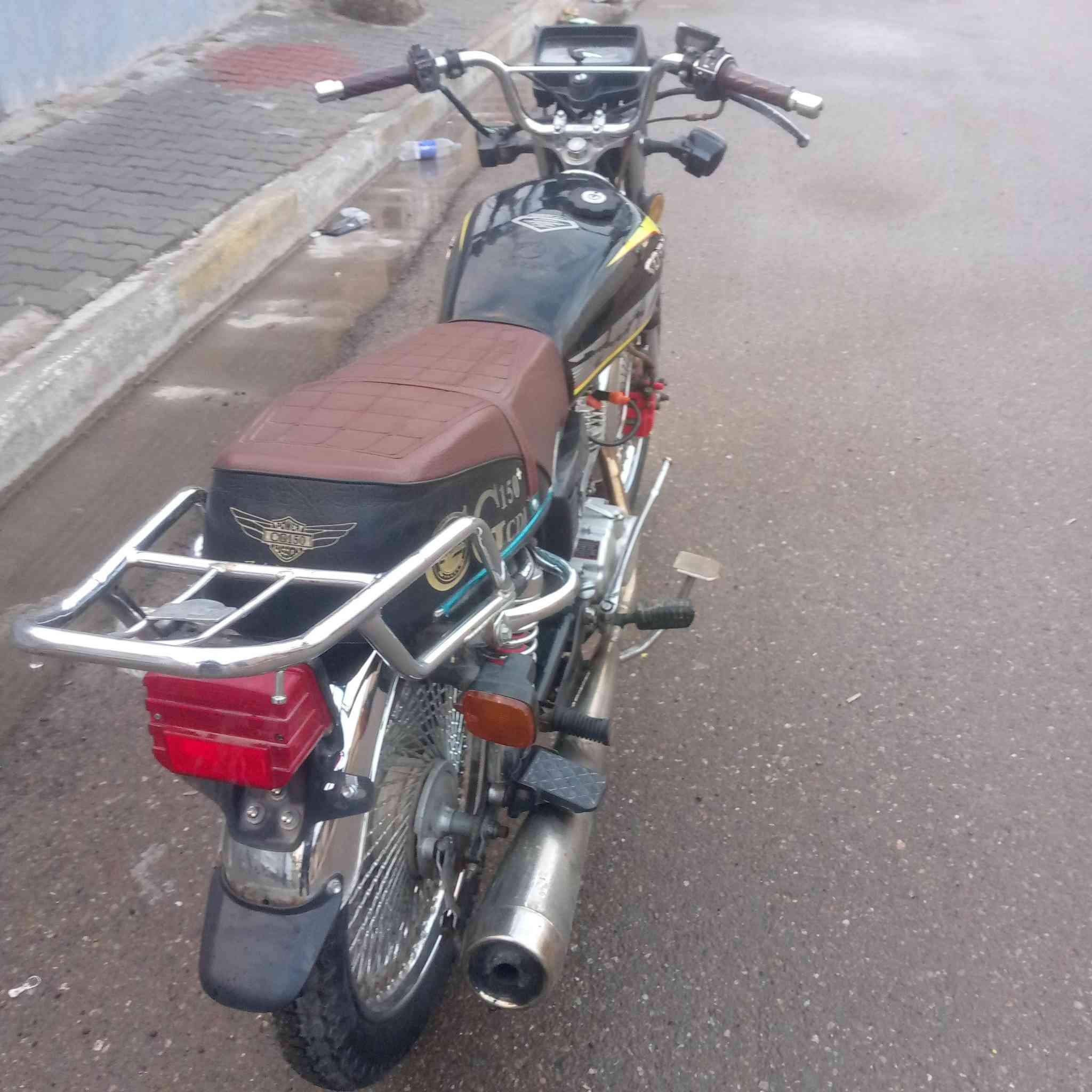 سونك موديل 23 أوراق ضايعه 

مكينة ناعمه شلعه معدل 

كهربائيات كلها شغاله 
بغداد الحسينيه ***********
450 بيه مجال
