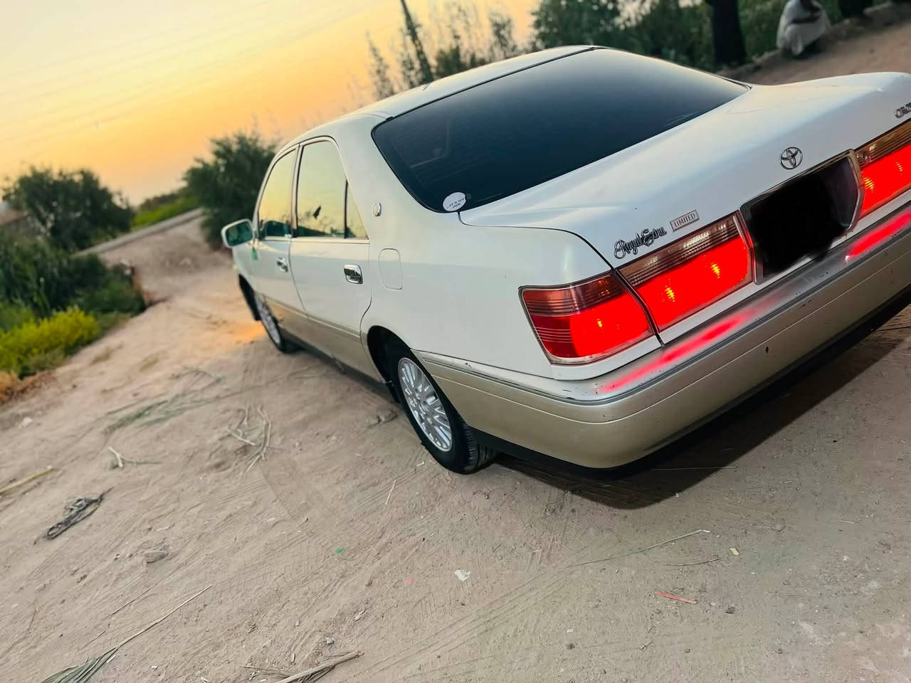 ملكة كصة جنطه متوم ارقام وسنويه طبق الاصل الماني سنويه اصلي مكينه وكير VVt كفاله حداديه جديده تخم تاير جديد كهربائيات كله شغاله ستيرن كهربائي دكمتين برده خلفيه 
سياره جاهزه 
السعر 29 وبيه مجال 
مكان الشطره ***********
