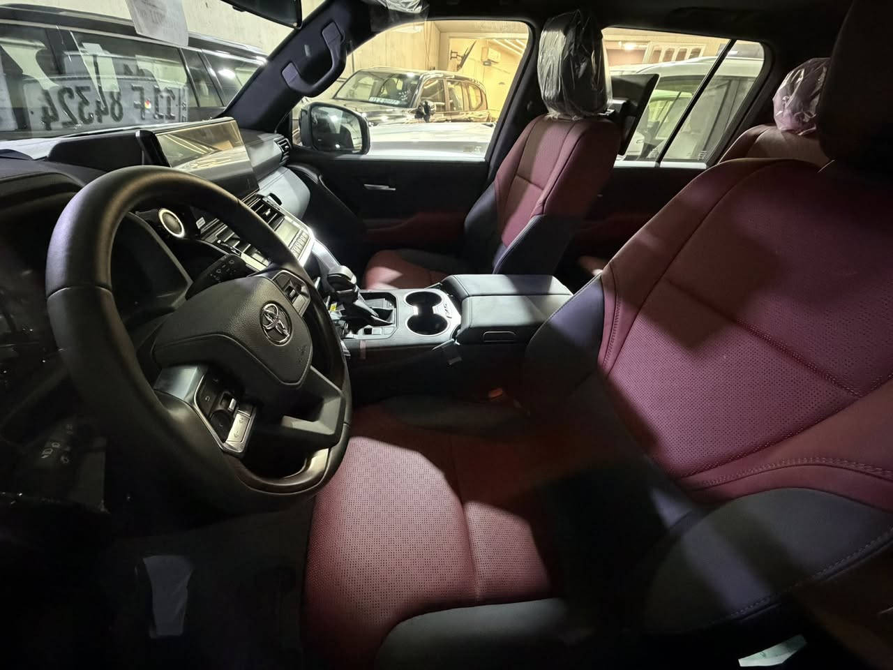 السلام عليكم 
لاندكروز بلاك بريم 2025
GXR مكينه 4000
مرقم كامل 
زيرو 
سعرها 78 الف دولار وبيها مجال بسيط 
مكانها معارض النهضه شركة اللامي 
للاستفسار اكثر:***********
