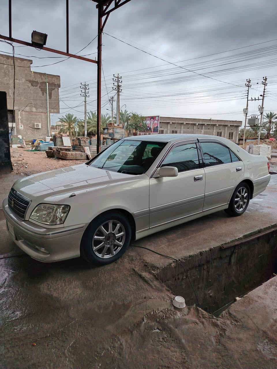 السلام عليكم ملكه دكمتين بيه حجز يوم11  4.   2003 تحوير نجف كصه قماره فقط السياره جديد برده خلفيه كشنات 4كهرباء السعر58 وبيه مجال حك الجيه بصره قضاء المدينه شراي يتصل ***********
