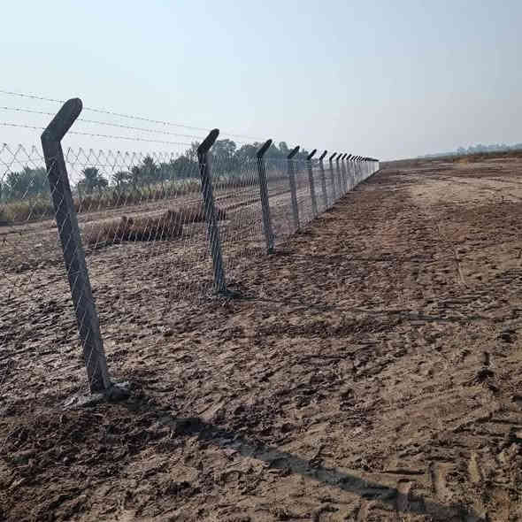 ***********🟣تعلن شركة النهرين لعمل اسيجة ال brc والملاعب ⁦🟣
🔻عن عمل ونصب جميع انواع اسيجة الBRC ⁦⛏️⁩
🔴مستعدون لتجهيز كافه الملاعب 
🔻وعن عمل جميع انواع الاسيجة العشبية الجميلة 🍀🍀
🔻سعر المتر من 6الف 💸الى 10الف 💸حسب الطلب وحسب نوع السيم ⁦⚒️⁩
🔻يوجد كادر مختص بالعمل 💪
🔻نعمل في كافة محافظات العراق 🚛⁦🚛
🔻للطلب او الاستفسار قم بمراسلة البيج او اتصل على الارقام ⁦⬇️⁩
*********** 📲
*********** 📲
