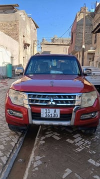 باجيرو 2009 مراوس فقط بيها صبغ فقط بنيد اثر جراد بدون دواخل سيارة جديد...