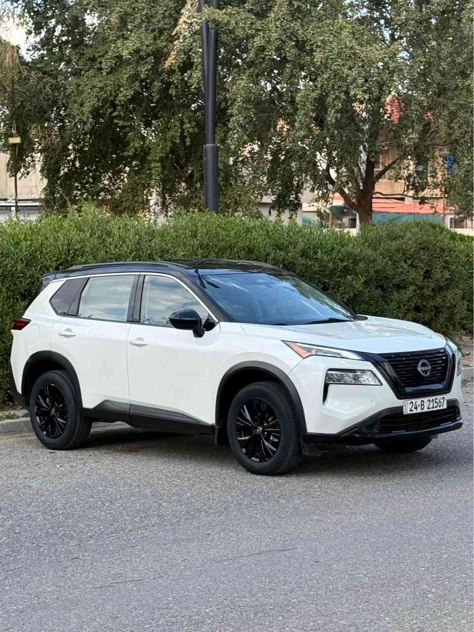 نيسان روج ٢٠٢٣ 
٣ سلندر توربو 
ماشيه 32كيلو متر فقط سيارة جديدة 
ملاحظه:سياره بيها باب سكن خلفي جاملخ سكن خلفي صندوك 
ضربه منل خلف 
رقم دهوك سنوية و هزة جديدة بأسمي لنهاية
سيارة جديدة ماشاءالله محرك كير مكفول بشرط ...
المواصفات 
سياره سقف تكم بلادي اسود تو كلار
بانوراما:
شاشة كبيرة لمس /كاميرا/ بردة شركة/دشبول ديجيتال
بصمة تشغيل/بصمة ابواب/بصمة صندوك شفت/هاند بريك بصمة/تشغيل عن بعد/اوتو ستوب/كشنات كهربائي/کشنات هيتر و سوکان هيتر/ دخول ذكي عند التقرب/لايتات خلفي وامامي زينون فول/لايتات و بگلایت ليد و زینون بلادي/
رادار امامي (تحديد مسار)
رادار جانبي (نقاط عمياء)
رادار خلفي/حساسات جانبي و خلفي /تبريد قطعتين لمس/ويل كروم/
تحكم وضعيات القيادة...Drive Modes وضعيات 5
كير اوتوماتيك و عادي 
٥ مود Eco _ normal _ sport _ snow 
هاند بريك بصمة
اوتو هولد Auto Hold
مانع انزلاق+ABS
مكان سياره كركوك 
سعر السياره 152
رقم الهاتف :*********** كركوك, العراق
