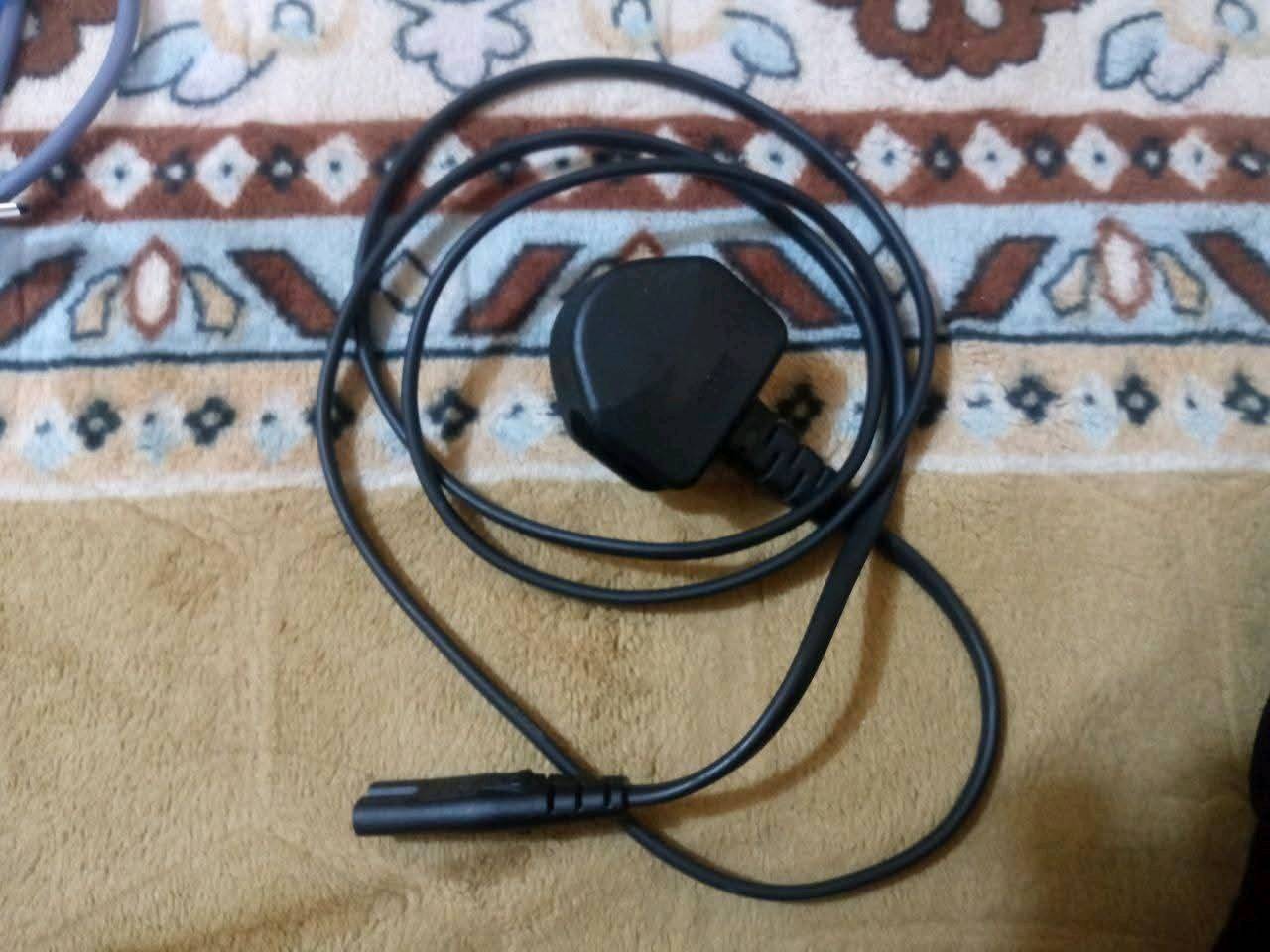 التواصل واتساب 
بلي 3 سلم مهكر كامل ملحقات وياه هارد مليان العاب قويه ودركسون بس اكو شي بسيط اكو فطر بسيط ميأثر باللعب والإستخدام شرط تفحصه
مكاني حله 
السعر 180 وبي مجال