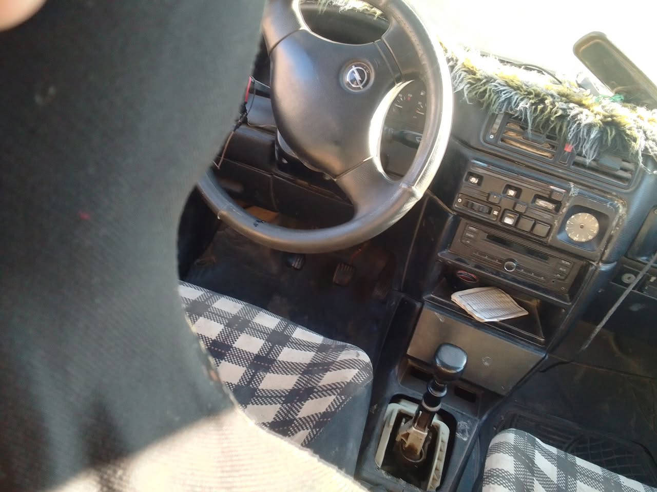 سلام عليكم سياره للبيع اوبل فيكترا موديل 1999 رقم بابل ابيض سنويه ضايعه ابيع هل موجود راعيه بالهاشميه بس ما اندله سعر 10 اوراق وبيه مجال رقم الموبايل ***********
